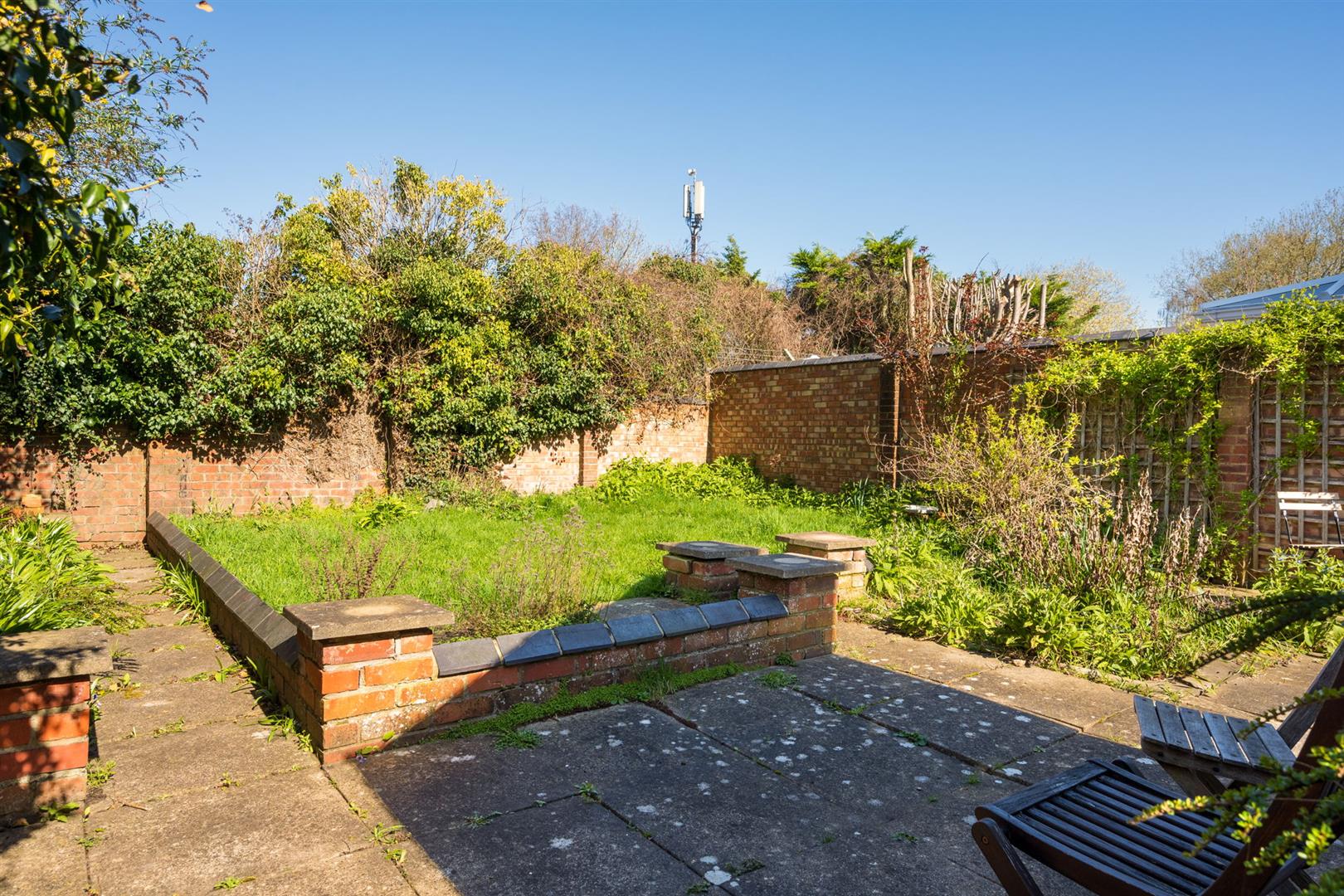 3 bed property in Park Road, Henley-On-Thames